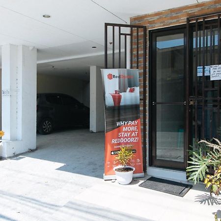 Reddoorz Near Sm Bicutan Hotel Paranaque City Eksteriør billede