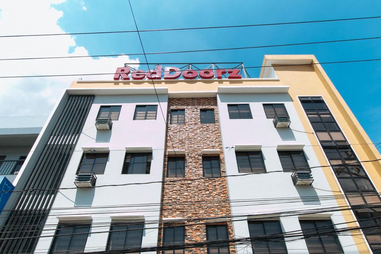 Reddoorz Near Sm Bicutan Hotel Paranaque City Eksteriør billede