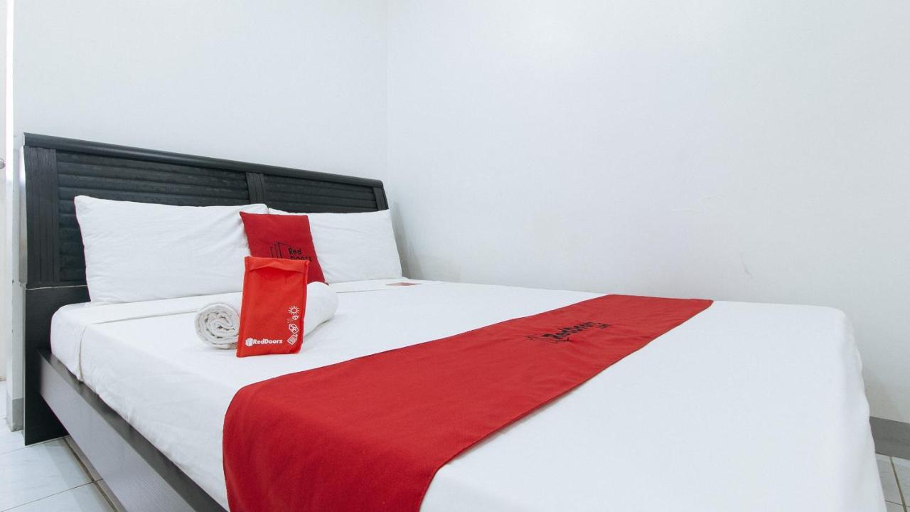 Reddoorz Near Sm Bicutan Hotel Paranaque City Eksteriør billede