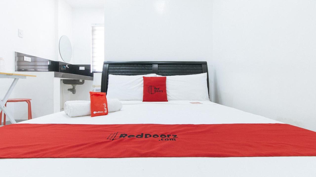 Reddoorz Near Sm Bicutan Hotel Paranaque City Eksteriør billede