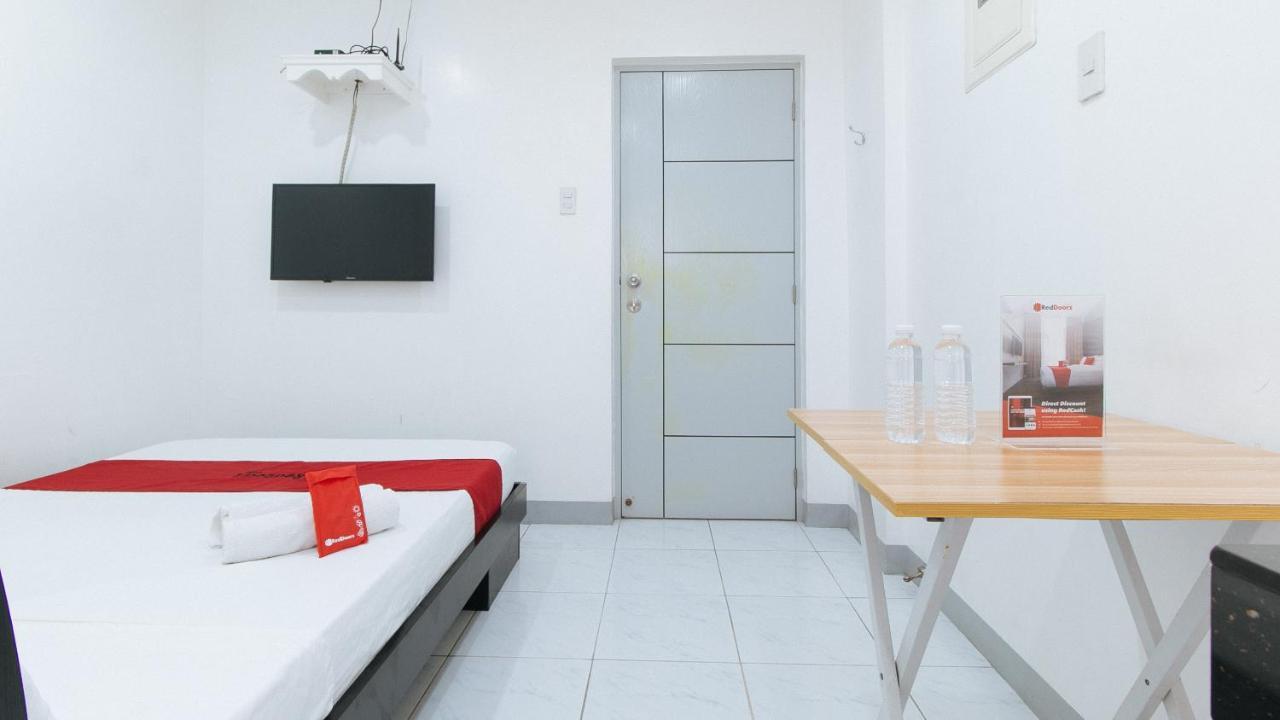 Reddoorz Near Sm Bicutan Hotel Paranaque City Eksteriør billede