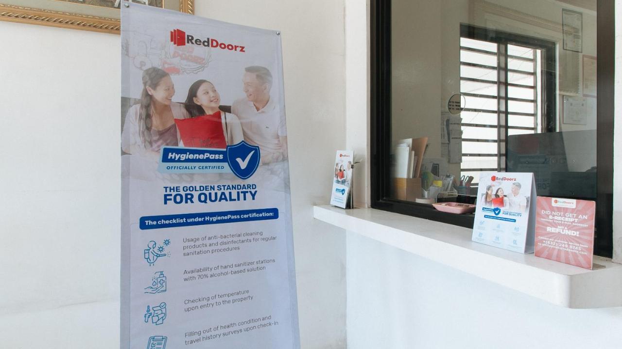 Reddoorz Near Sm Bicutan Hotel Paranaque City Eksteriør billede