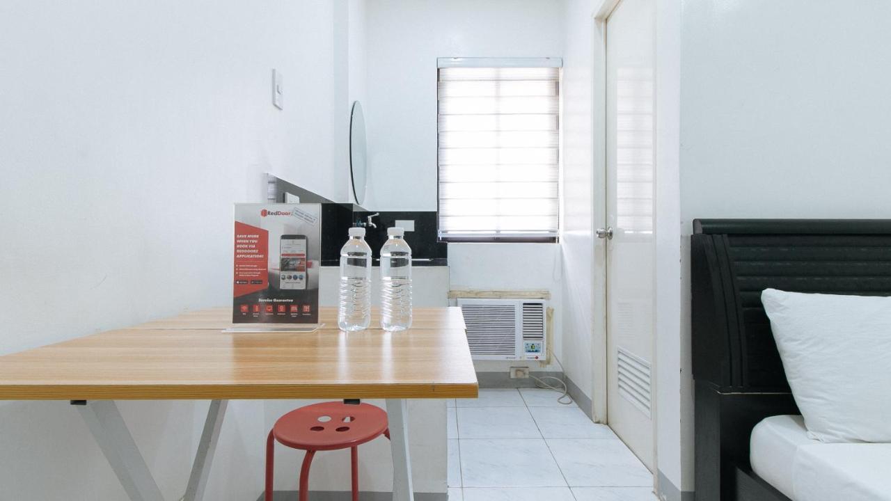 Reddoorz Near Sm Bicutan Hotel Paranaque City Eksteriør billede