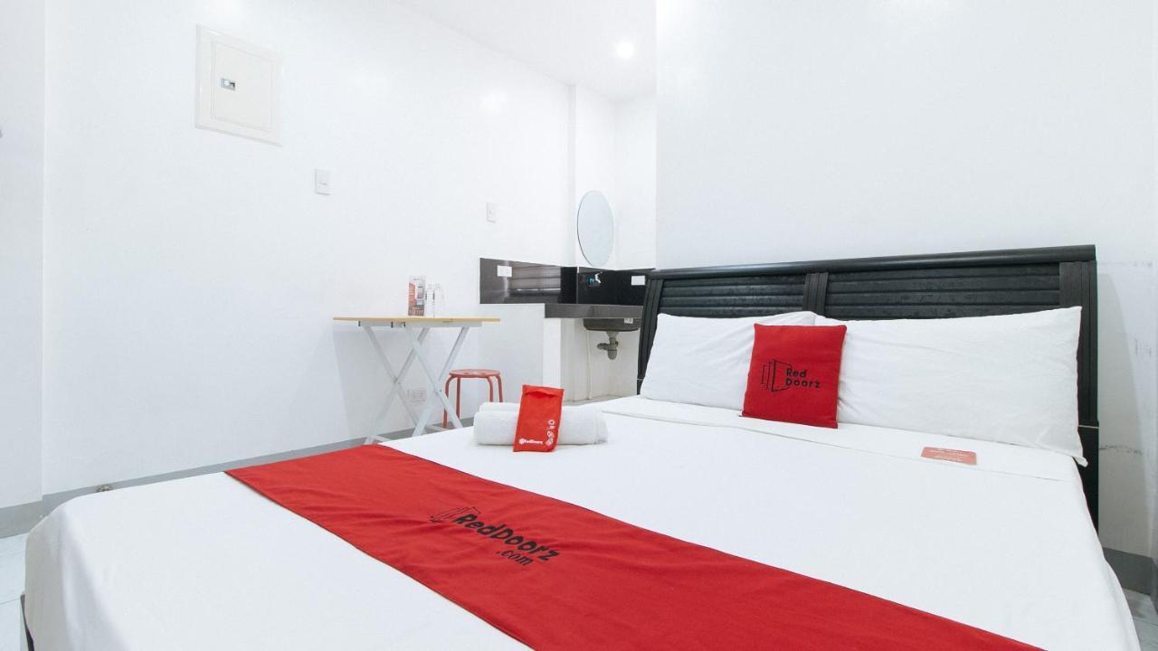 Reddoorz Near Sm Bicutan Hotel Paranaque City Eksteriør billede