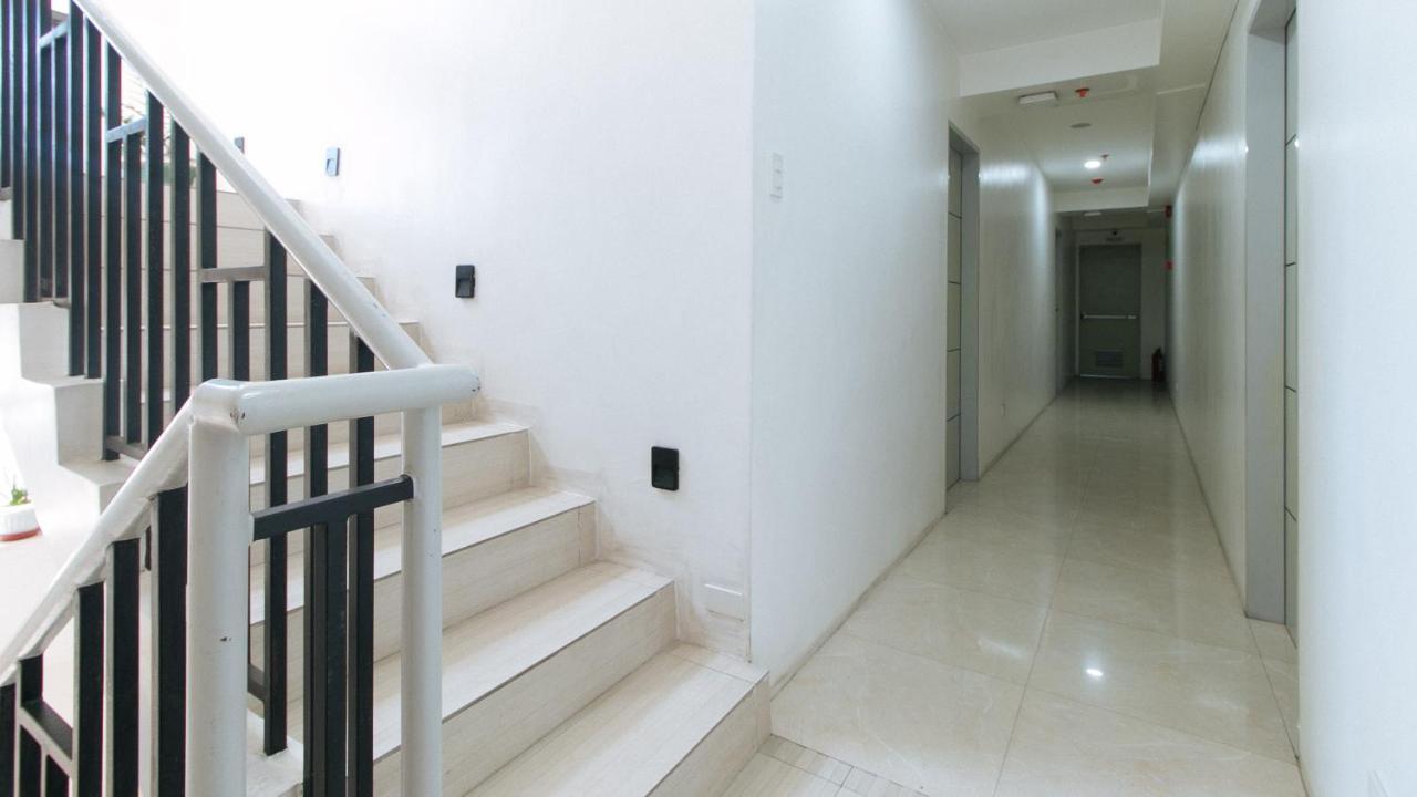 Reddoorz Near Sm Bicutan Hotel Paranaque City Eksteriør billede