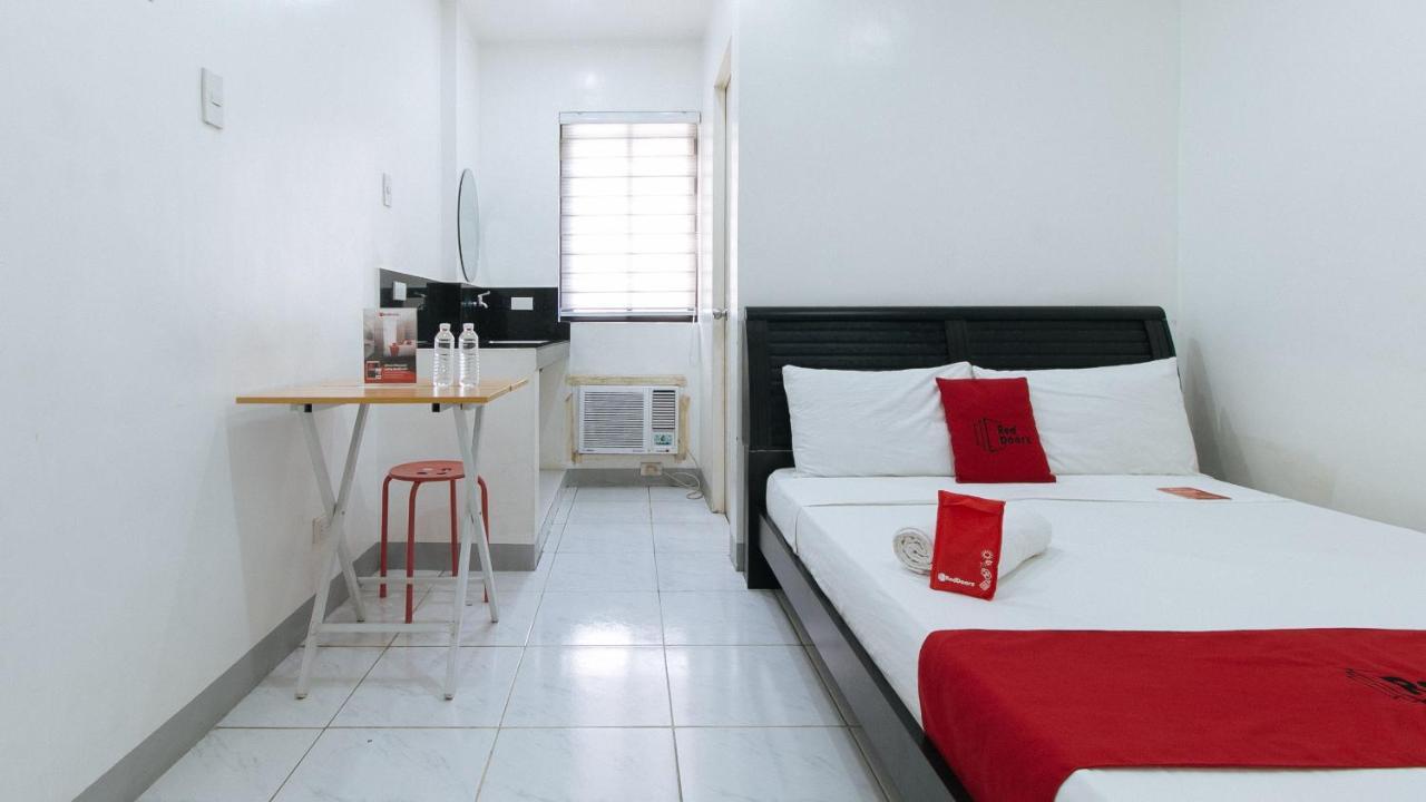 Reddoorz Near Sm Bicutan Hotel Paranaque City Eksteriør billede