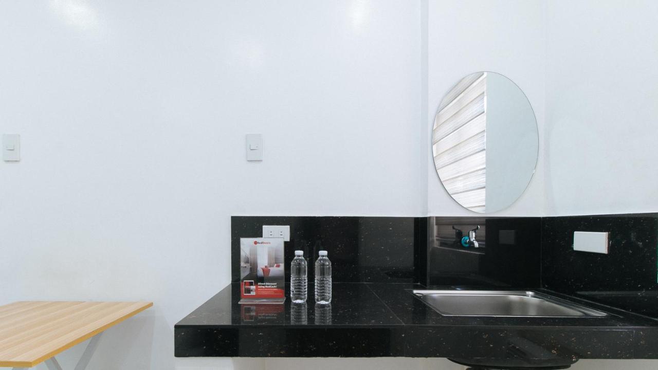 Reddoorz Near Sm Bicutan Hotel Paranaque City Eksteriør billede