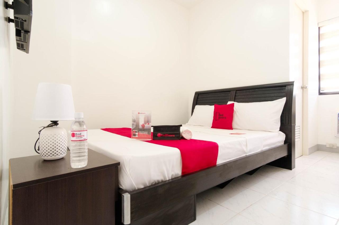 Reddoorz Near Sm Bicutan Hotel Paranaque City Eksteriør billede