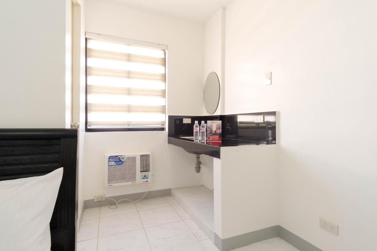 Reddoorz Near Sm Bicutan Hotel Paranaque City Eksteriør billede